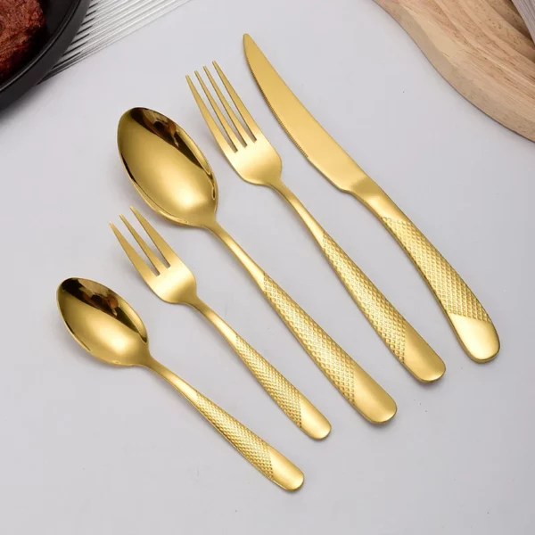 Ensemble de Couverts de Luxe en Acier Inoxydable – Finition Dorée (5 Pièces)